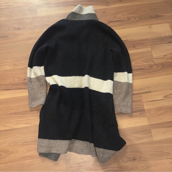 Max Studio Black and Tan Knit Cardigan - Picture 6 of 6